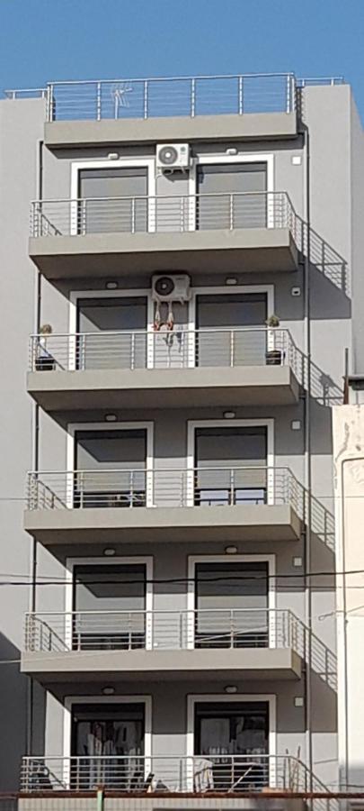Grey Swan - Modern & Stylish Apartment With Private Parking Volos Exterior photo